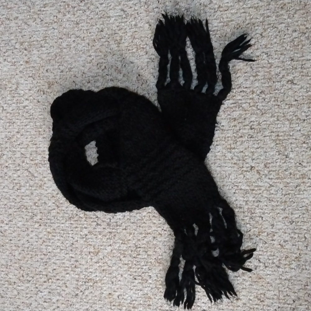 Black Knit Scarf